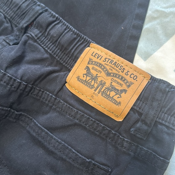 Levi’s joggers - Picture 2 of 7